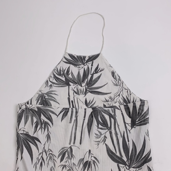 Me to We Halter Sleeveless crop top Small white Gray Tropical floral stretch - Picture 7 of 11